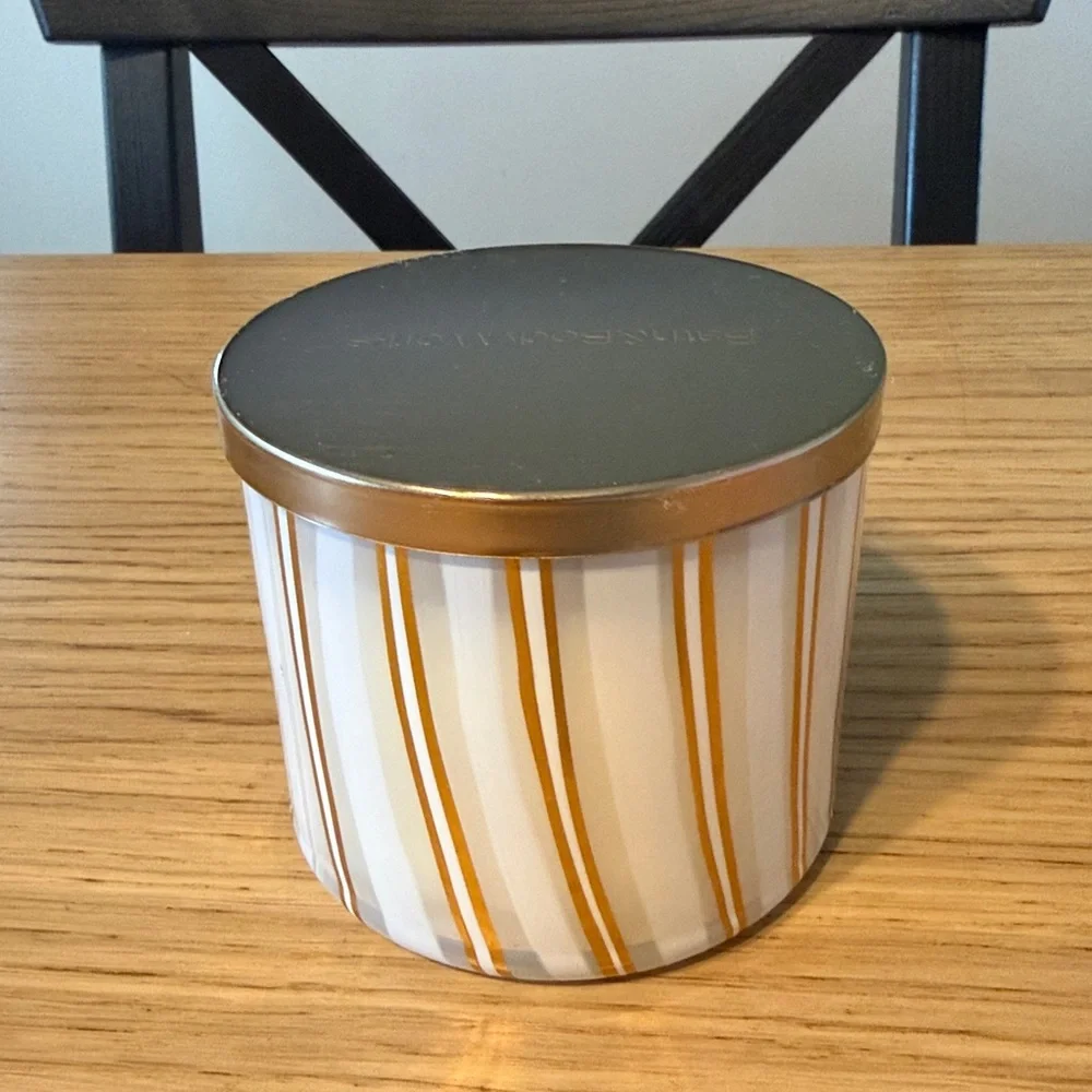 Bath & Body Works 3 Wick Candle. Merry Maple Bourbon.